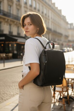 Рюкзак женский SHARPEY 1-2960 черн фл