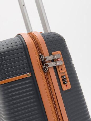 Чемодан 8012-51-24 M4 S.Lavia