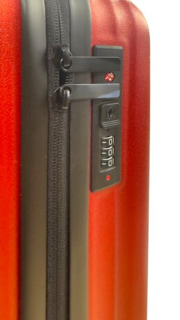 Чемодан BV01/16 Bagvoyage красный со съемными колесами